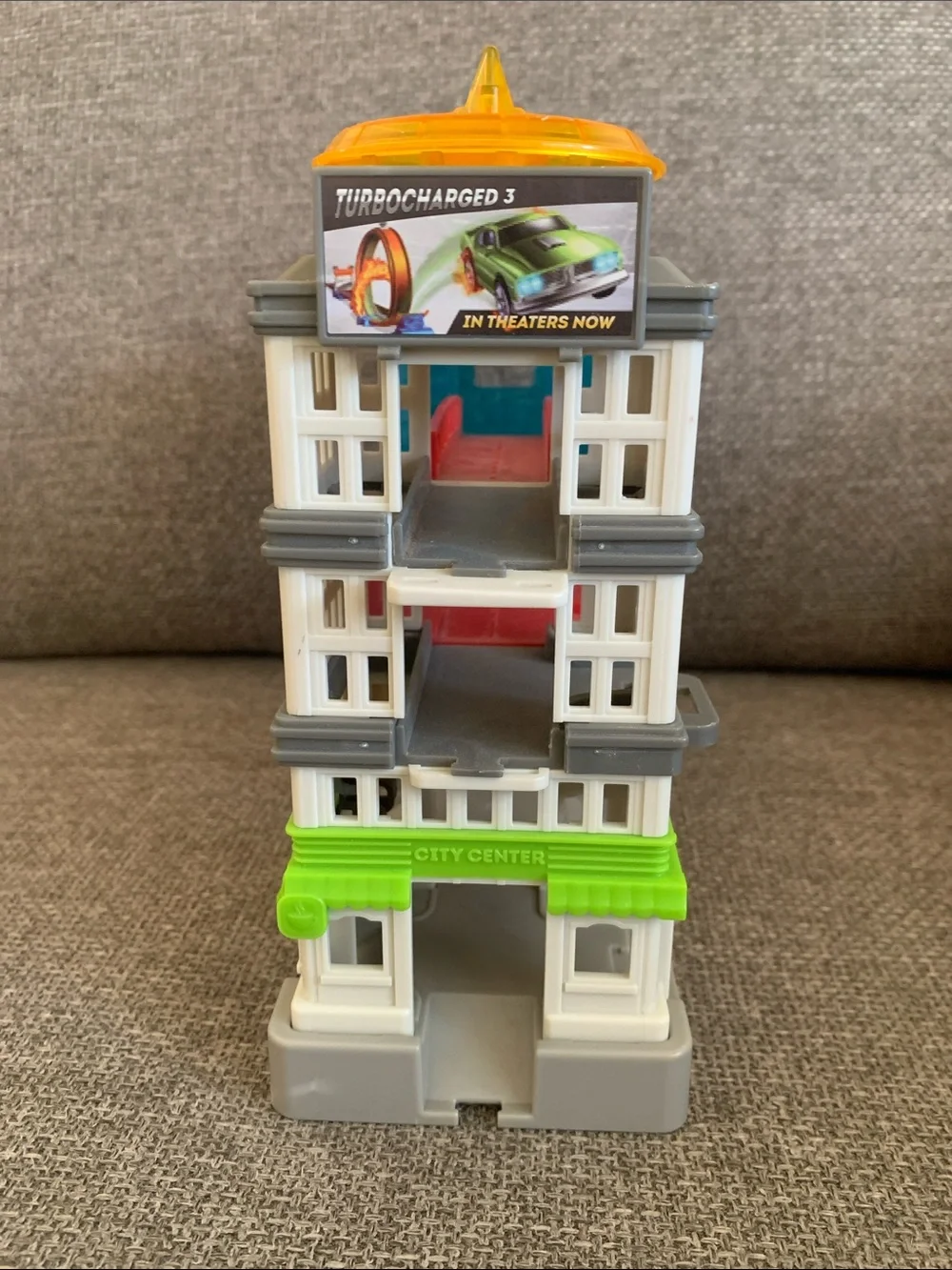 Driven Battat Pocket Series Big City Cruisin Cinema Cafe City Center Playset